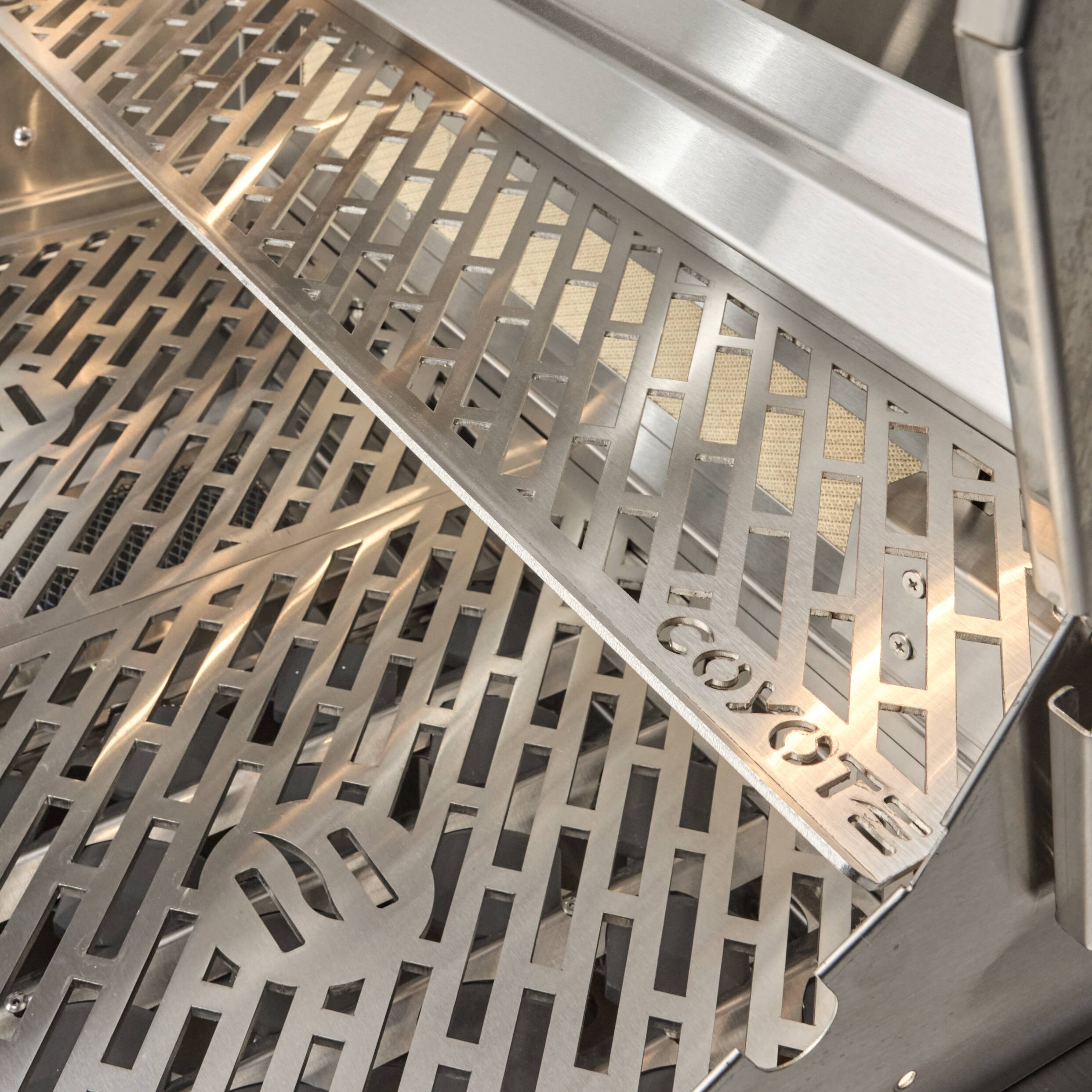 30" Coyote Outdoor Living SL-Series Built-In Natural Gas (NG) Grill - Stainless Steel - Image 3
